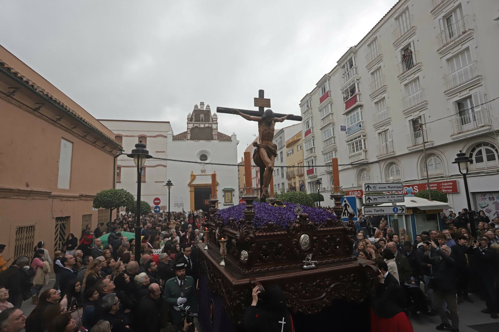 El Cristo de la Buena Muerte, en la plaza Juan de Lima.