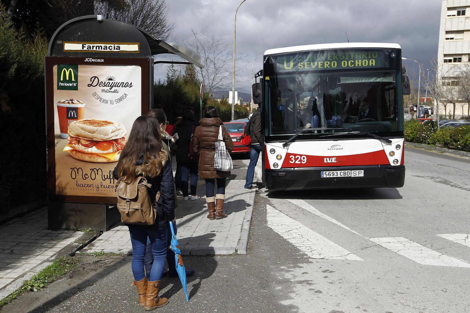 Autobús en Cartuja.