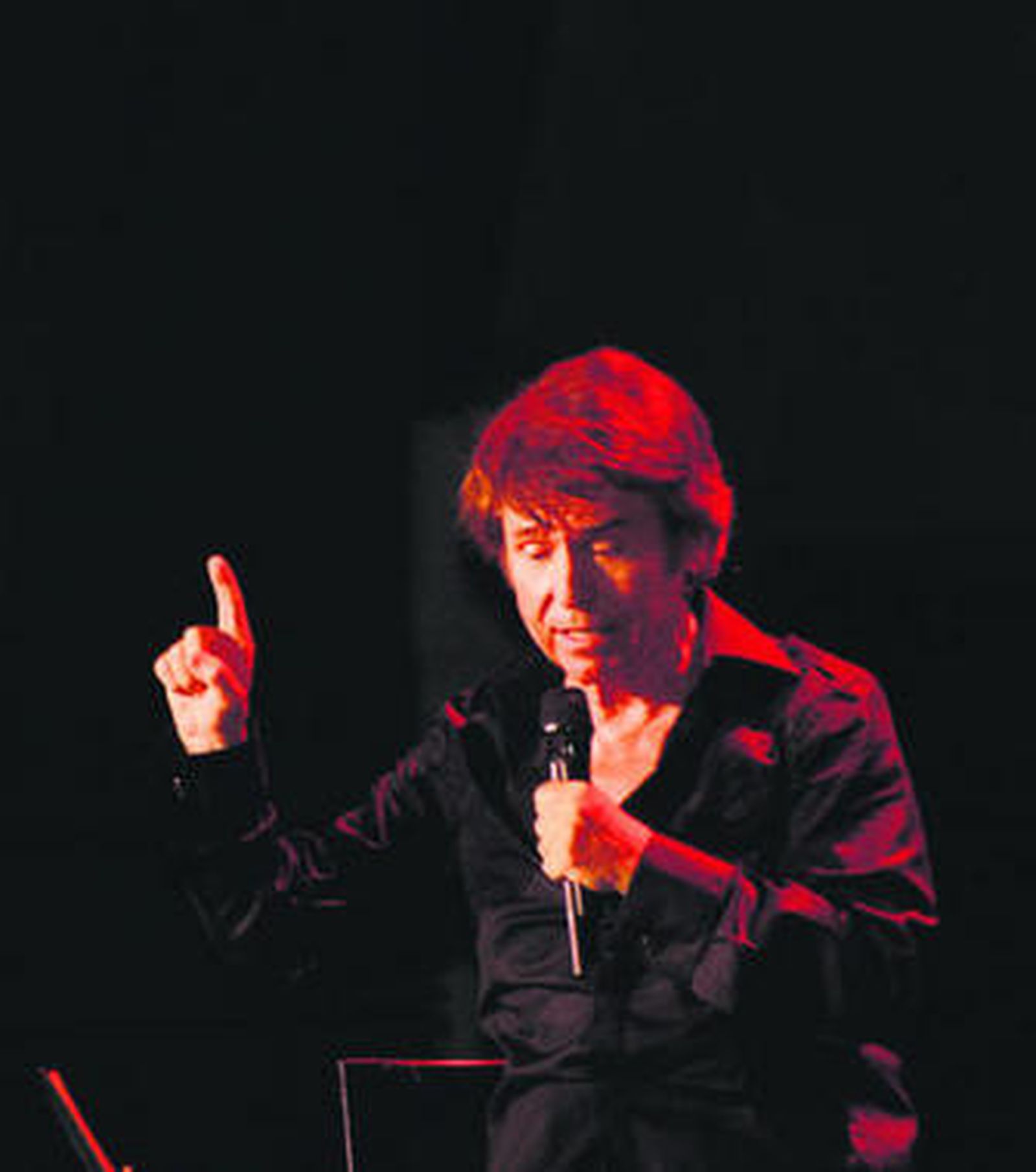 Raphael en una de sus actuaciones.