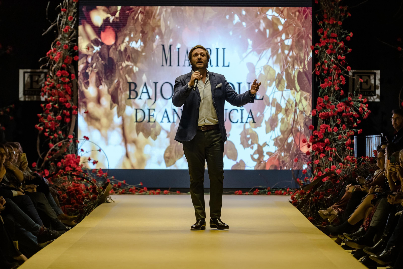 Imágenes de la inauguración y primeros desfiles de la 'Pasarela Flamenca 2020'