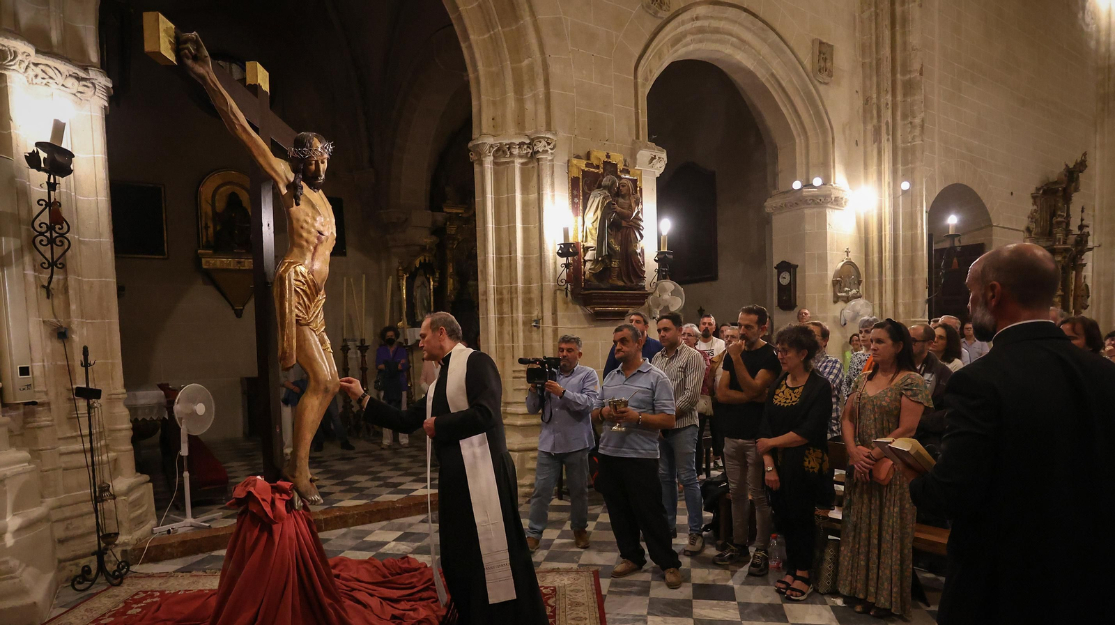 El Cristo de la Viga de San Marcos ya está restaurado