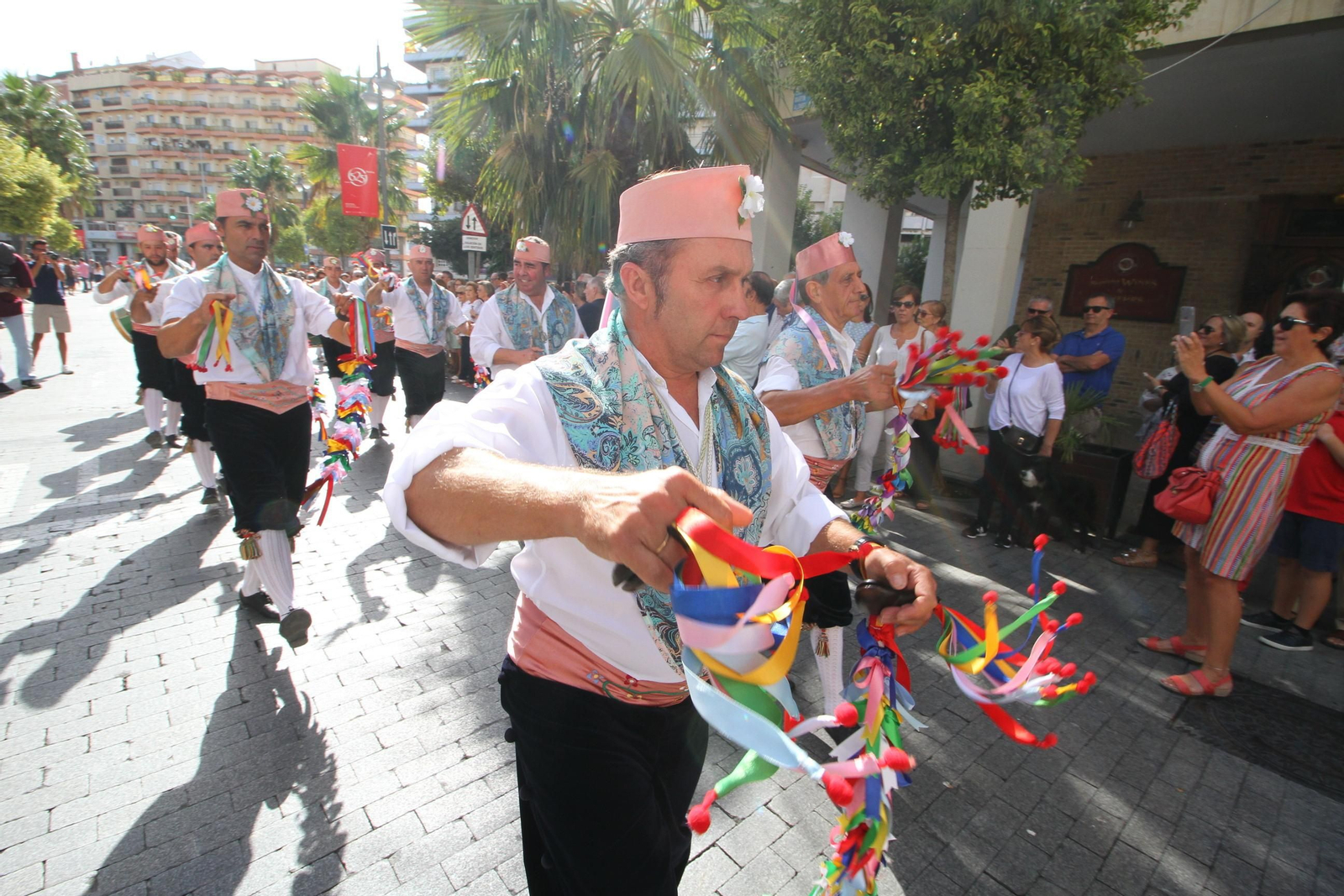 Imágenes del desfile Iberoamericano de bailes.