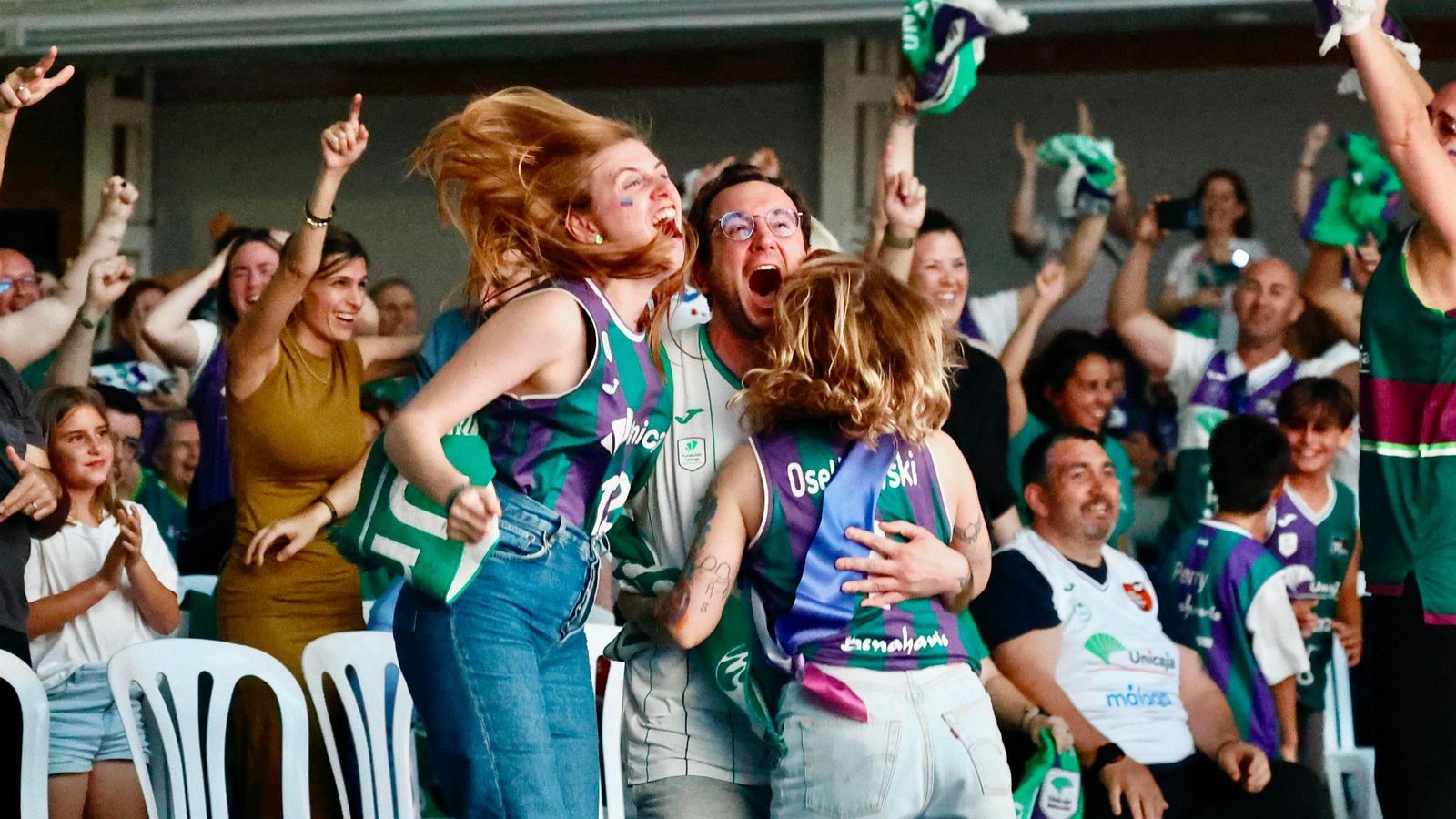 La locura en Los Guindos: ¡Búscate durante la final de BCL del Unicaja!