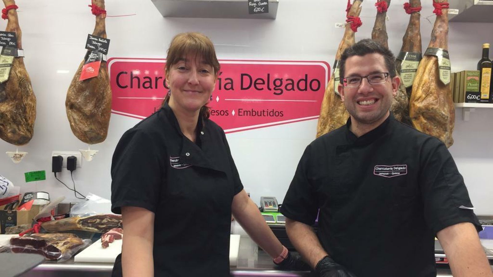 Rocío y José, los dueños de la Charcutería Delgado