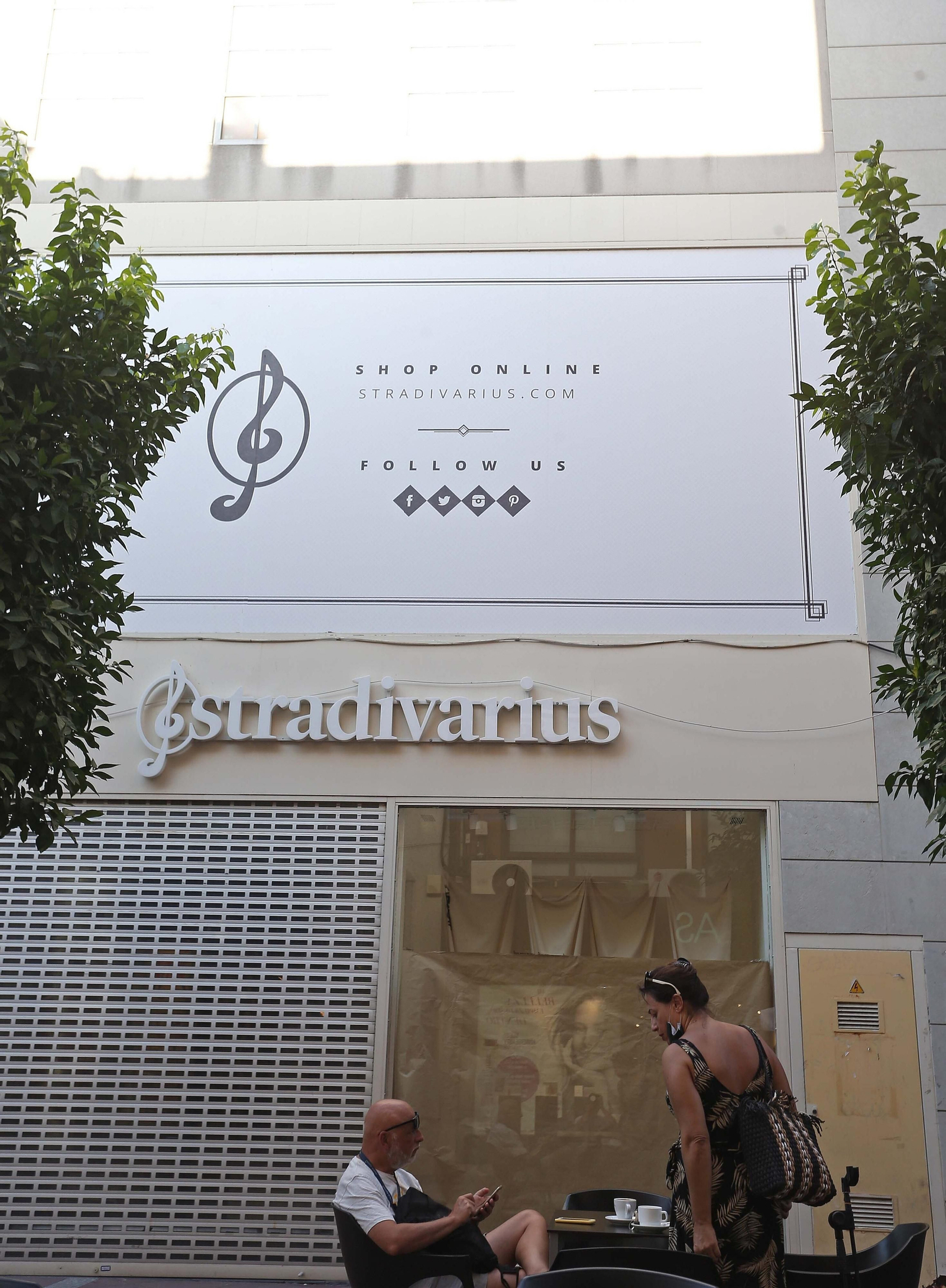 Comercios cerrados en el centro de Algeciras