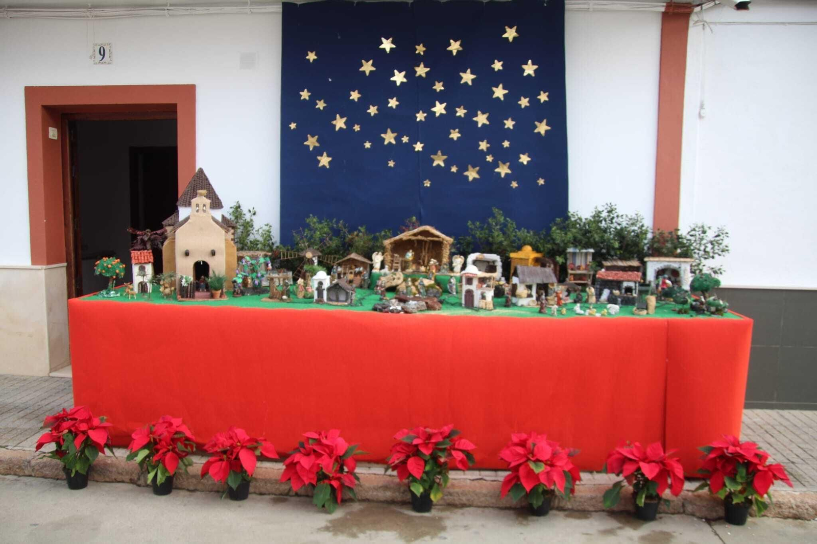 Un paseo en fotografías por la Navidad de Villafranca, el pueblo de Córdoba del reciclaje y la imaginación