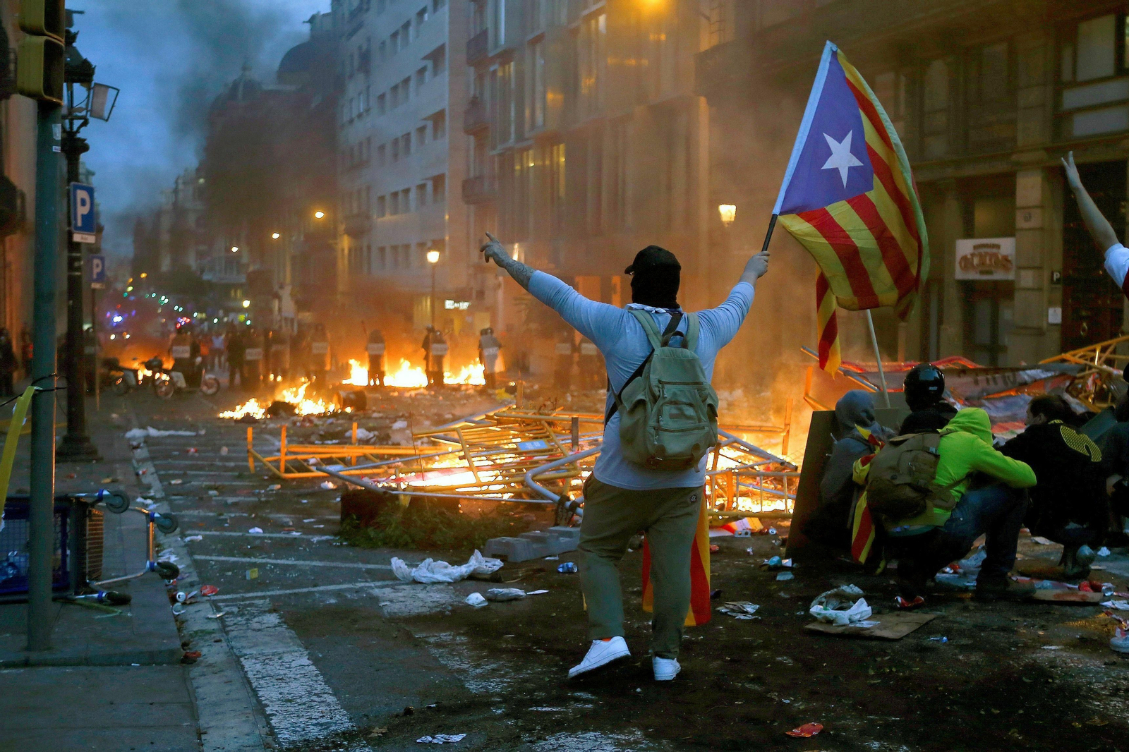 Las imágenes de la quinta jornada de disturbios en Cataluña