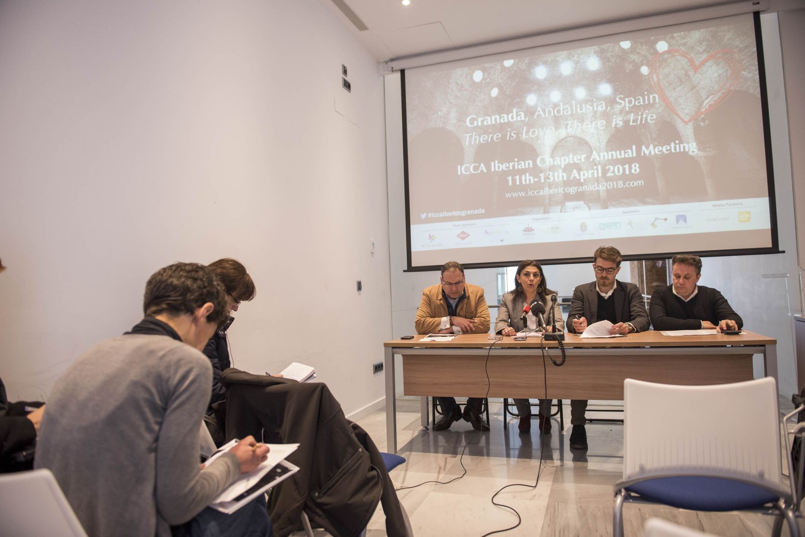 La presentación del congreso tuvo lugar en el Cuarto Real de Santo Domingo.