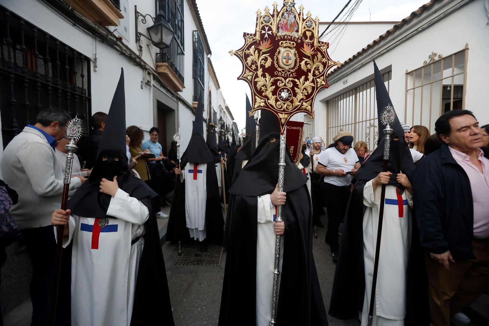 La procesión del Cristo de Gracia en este Jueves Santo de Córdoba, en imágenes