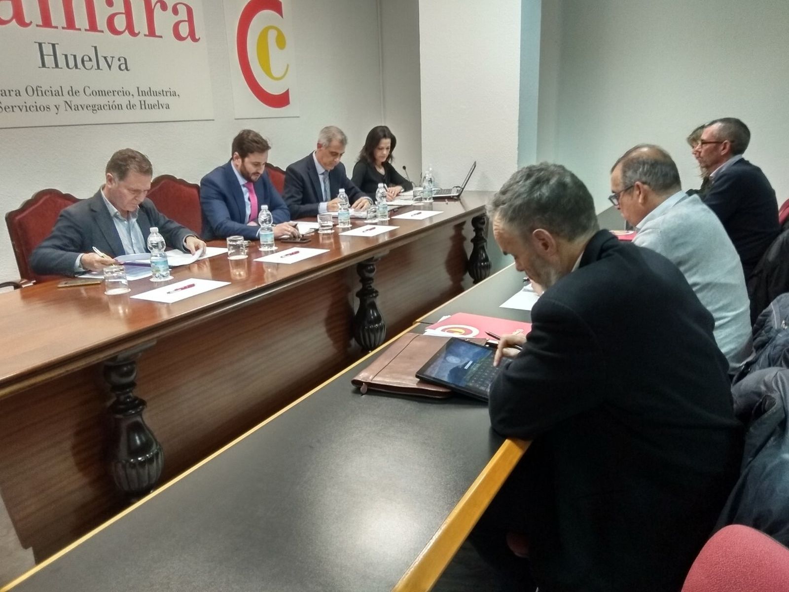 Una imagen de archivo de uno de los últimos plenos presenciales de la Cámara de Comercio de Huelva.