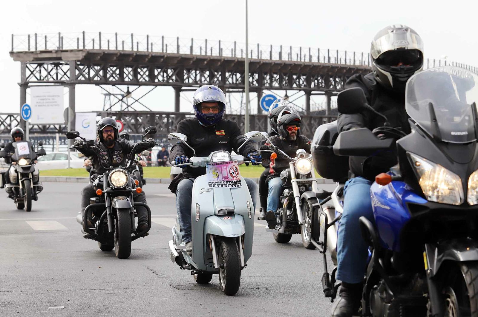 Imágenes de la concentración de motoristas por la seguridad