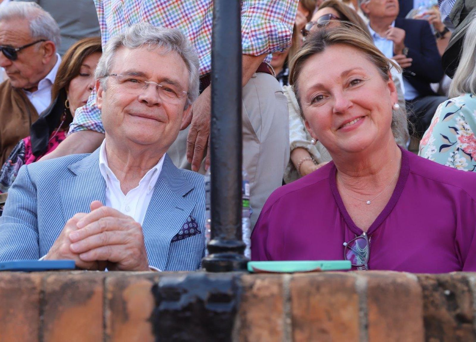 Los famosos y autoridades en los toros durante el viernes de preferia