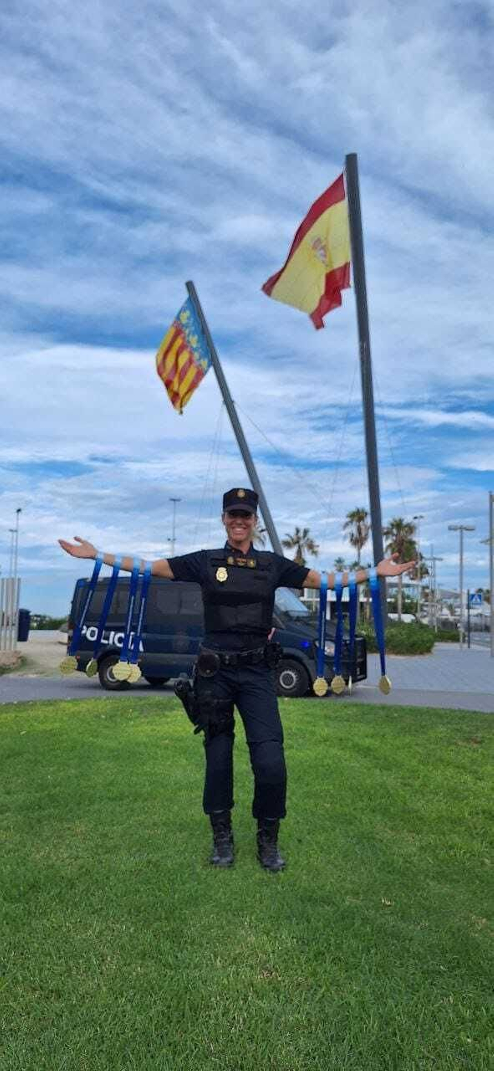 Una policía sevillana triunfa con 8 medallas de oro en los juegos europeos de Policías y Bomberos