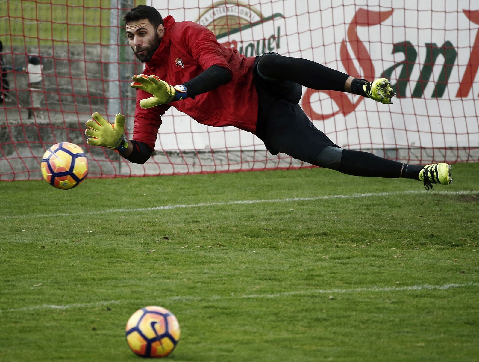Sirigu se lanza a agarrar su autoestima
