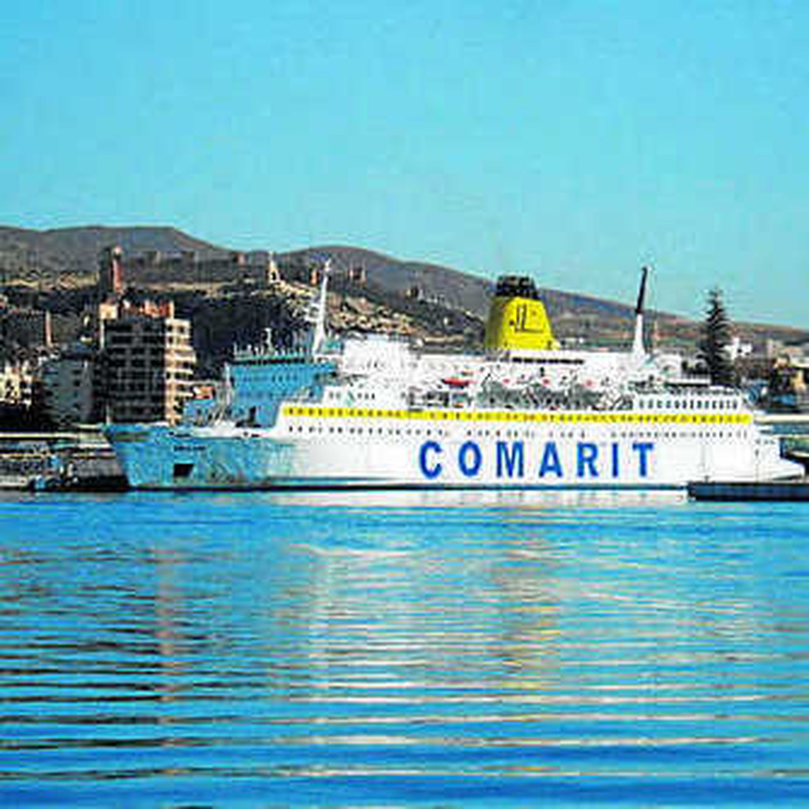 Buque Berkane en el puerto.