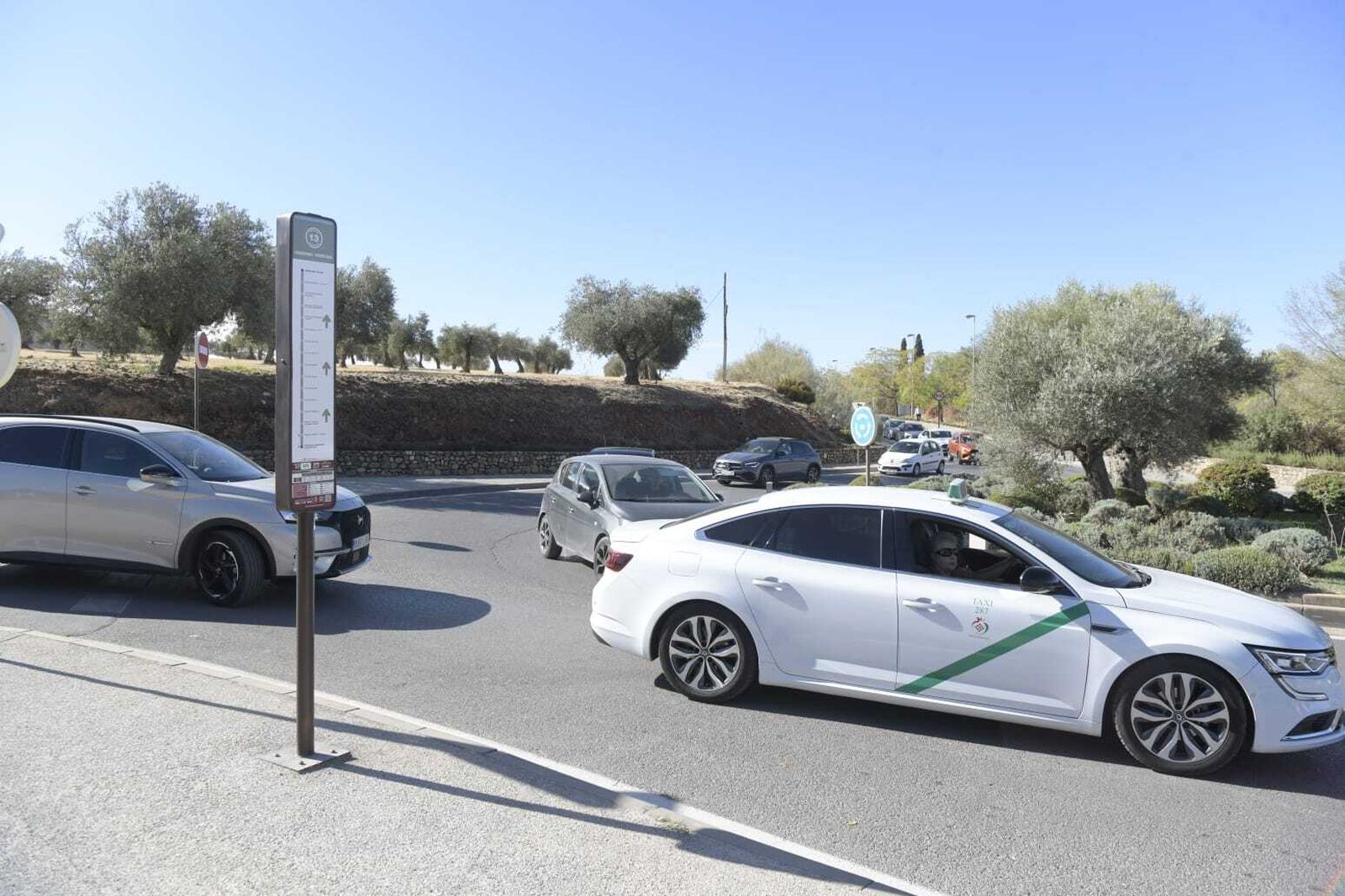 La jornada del Día de Todos los Santos en Granada, en imágenes