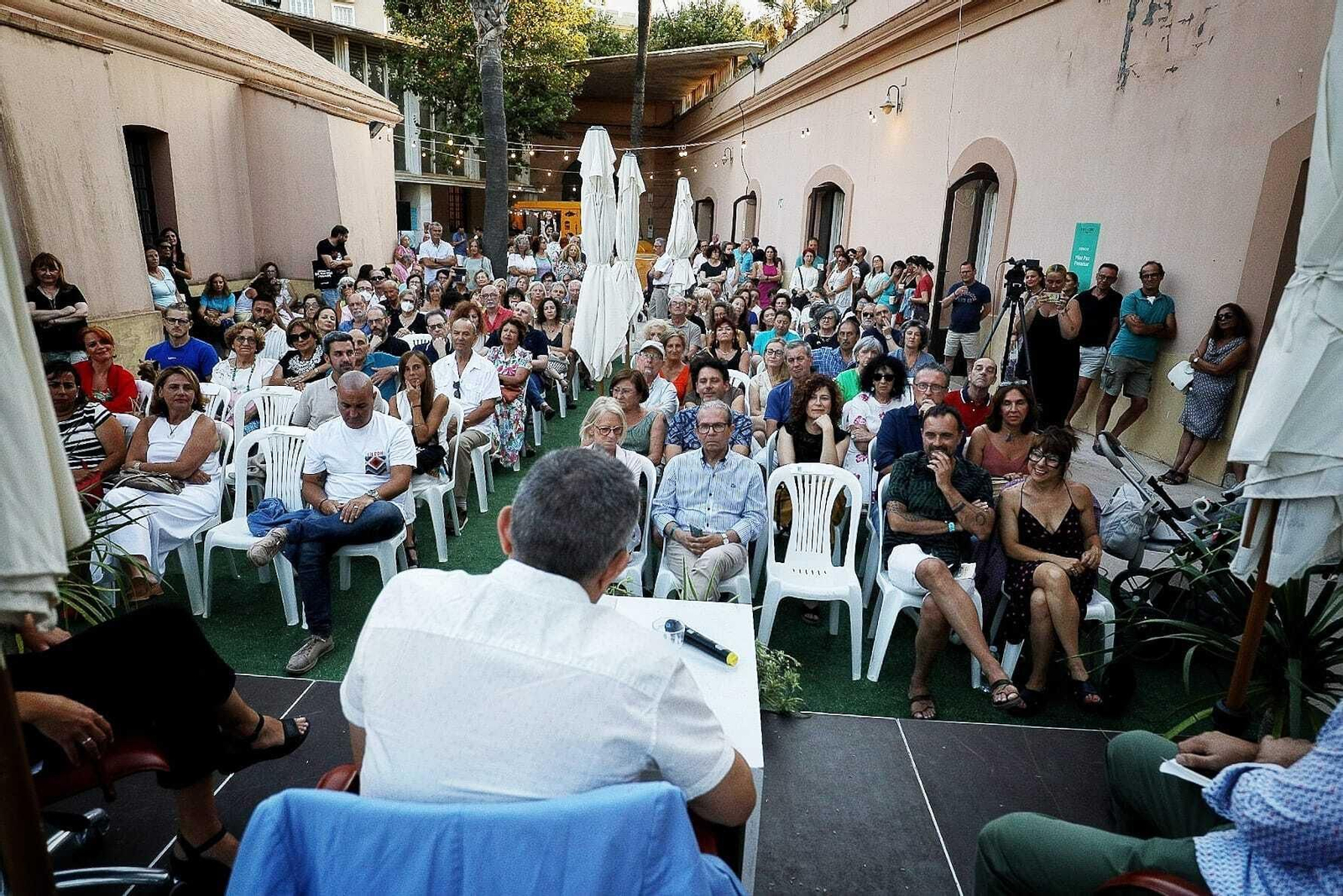 Todas las imágenes de la inauguración de la Feria del Libro de Cádiz