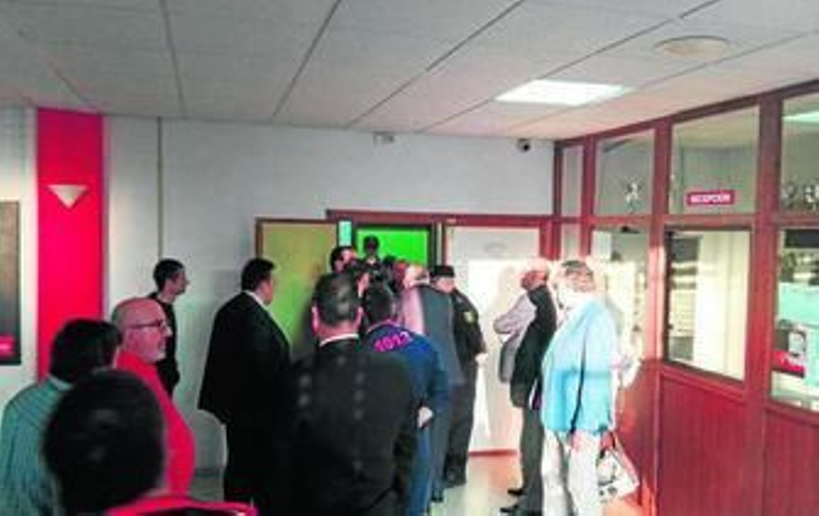 Ricardo Alfonso discute con un empleado del Real Murcia.