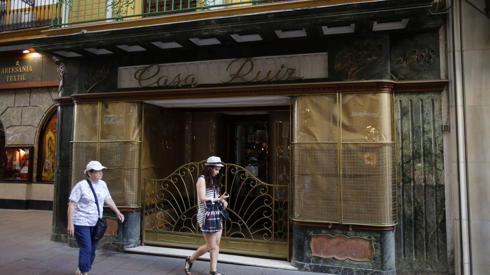 La anterior fachada del local.