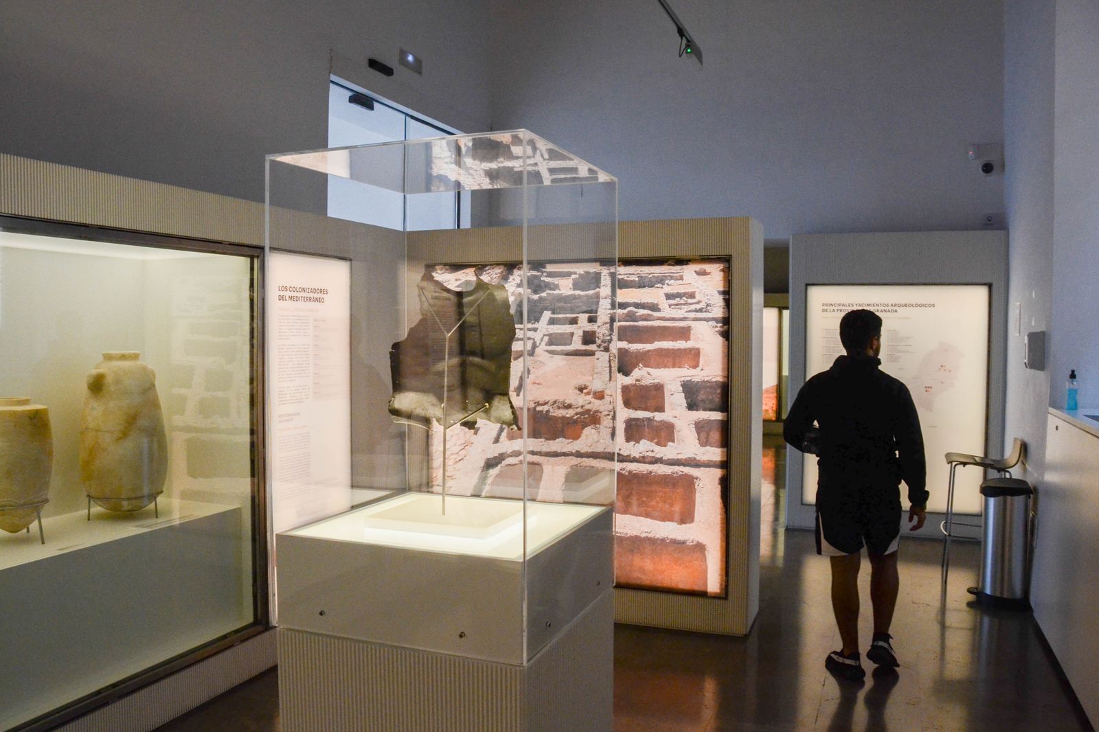 Los granadinos disfrutan de actividades divulgativas y culturales en la ciudad