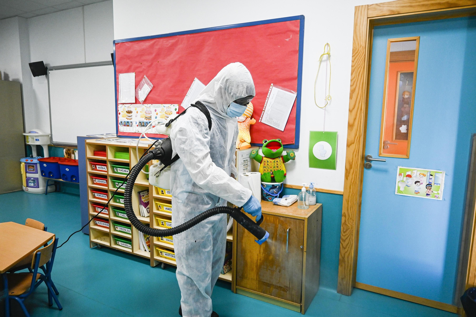 Desinfección de un colegio de Armilla