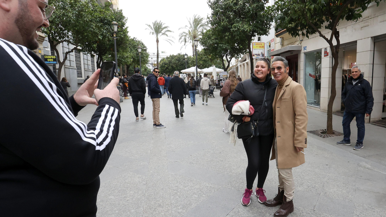 Visita a Jerez de famosos y artistas con el empresario José Luis López y Mamen Sánchez