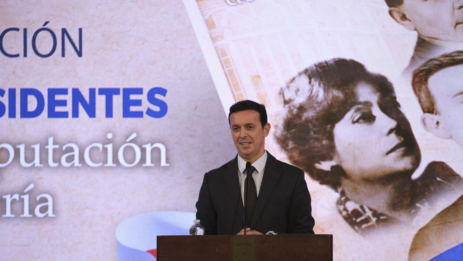 La presentación del libro 'Los Presidentes de la Diputación de Almería', en fotos