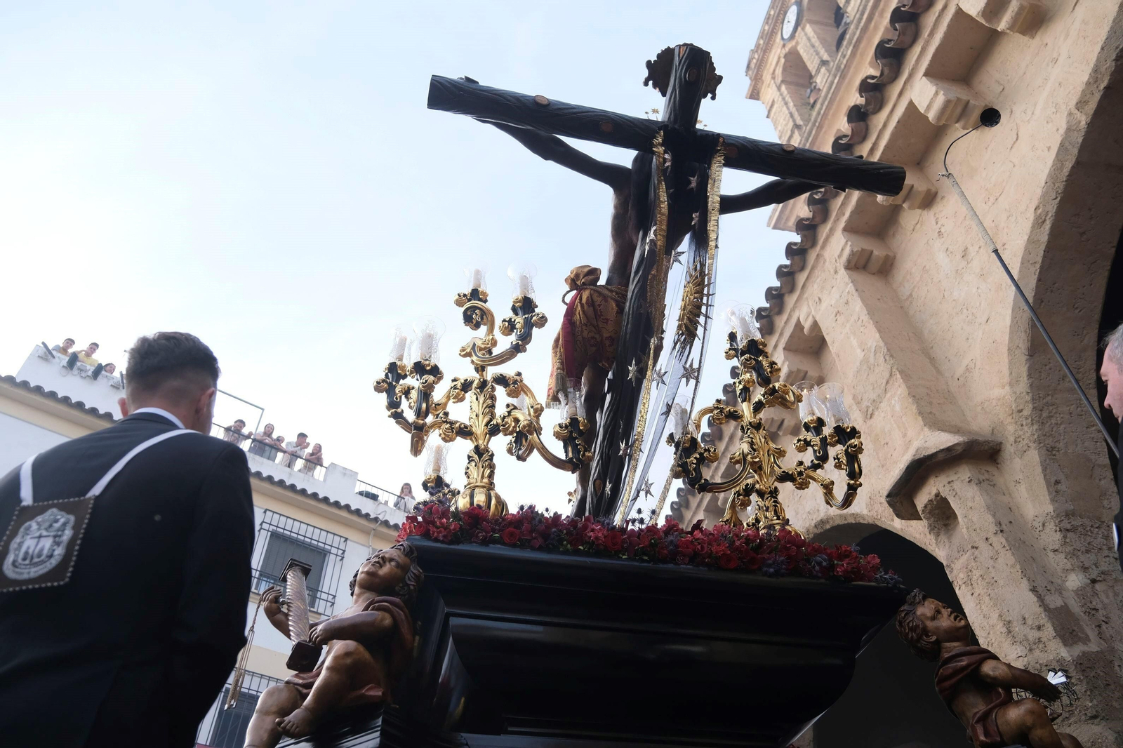 Lunes Santo en Córdoba: la procesión del Remedio de Ánimas, en imágenes