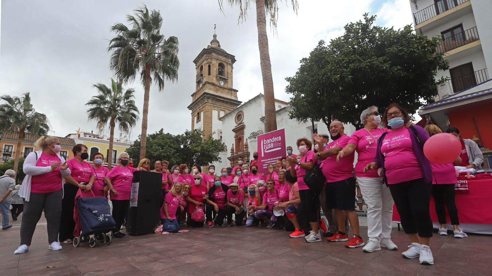Fotos de la celebración del Día Mundial Contra el Cáncer de Mama en Algeciras