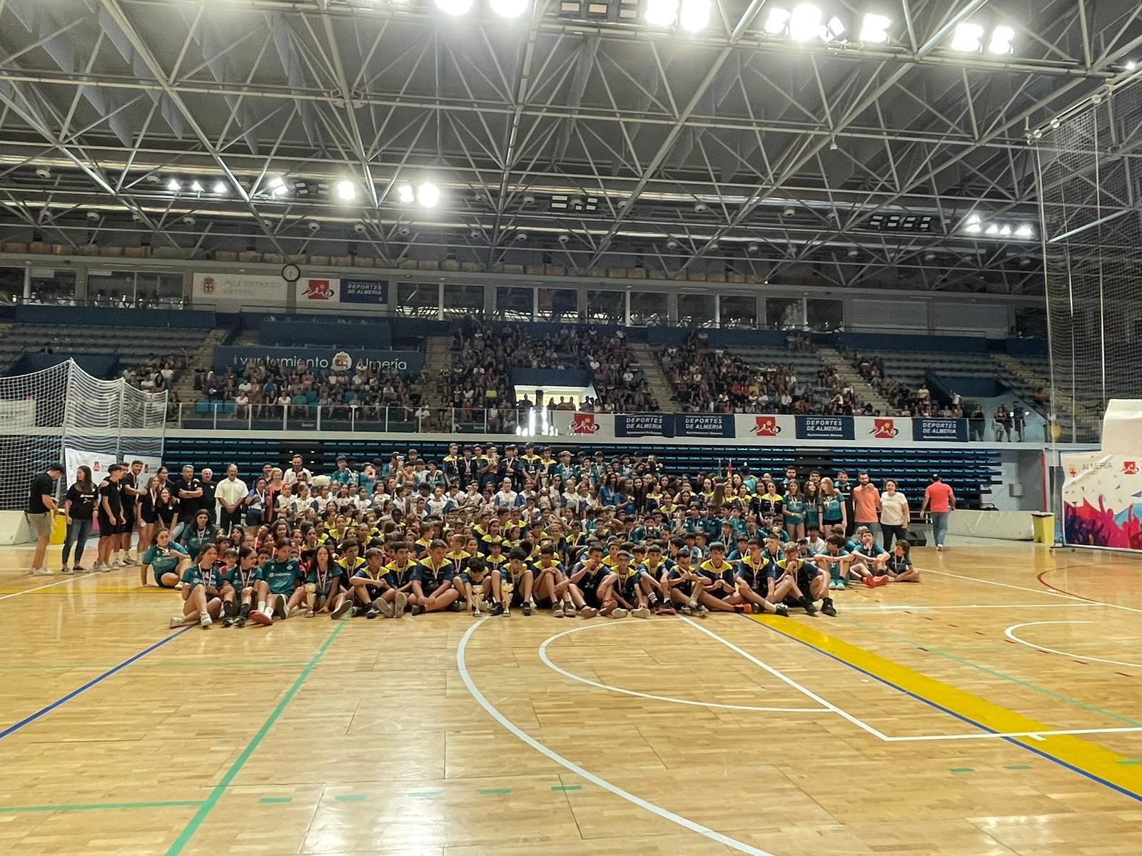 Foto de familia con los seis centenares de jugadores