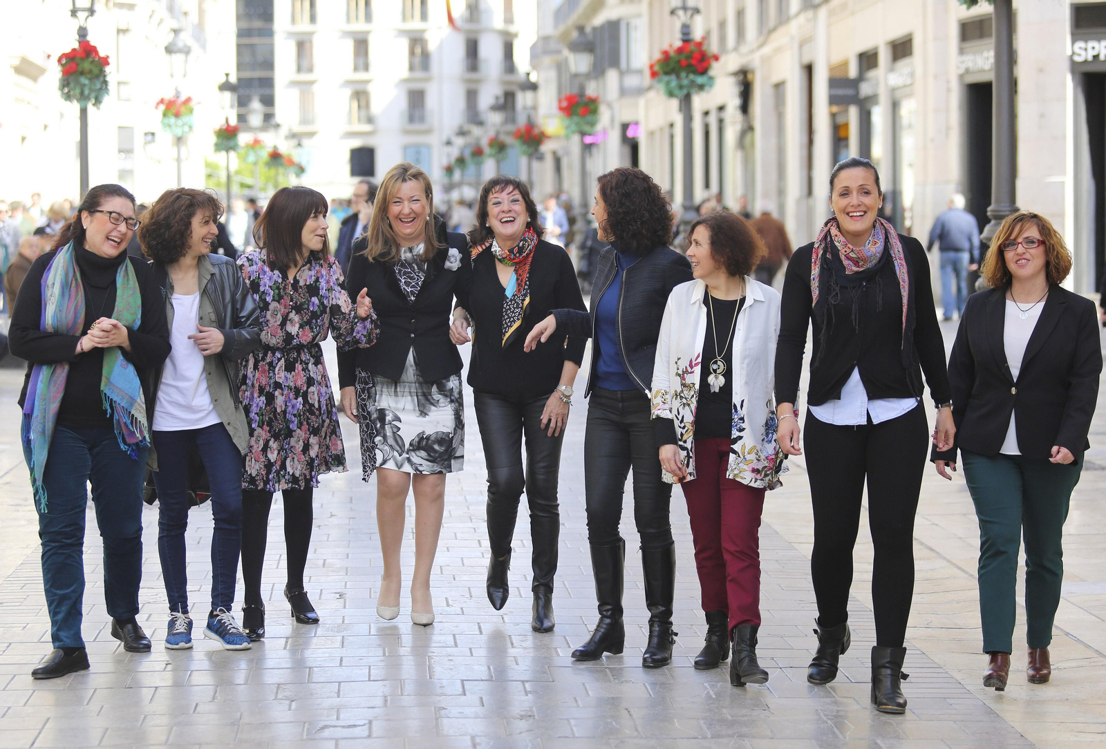 Política. La directora de Derechos Sociales del Ayuntamiento de Málaga aboga por que las mujeres permanezcan "unidas" y den "un golpe de efecto" ya que hay todavía queda "muchísimo por conseguir". Es necesario, recalca, "seguir insistiendo, peleando y no callarse".