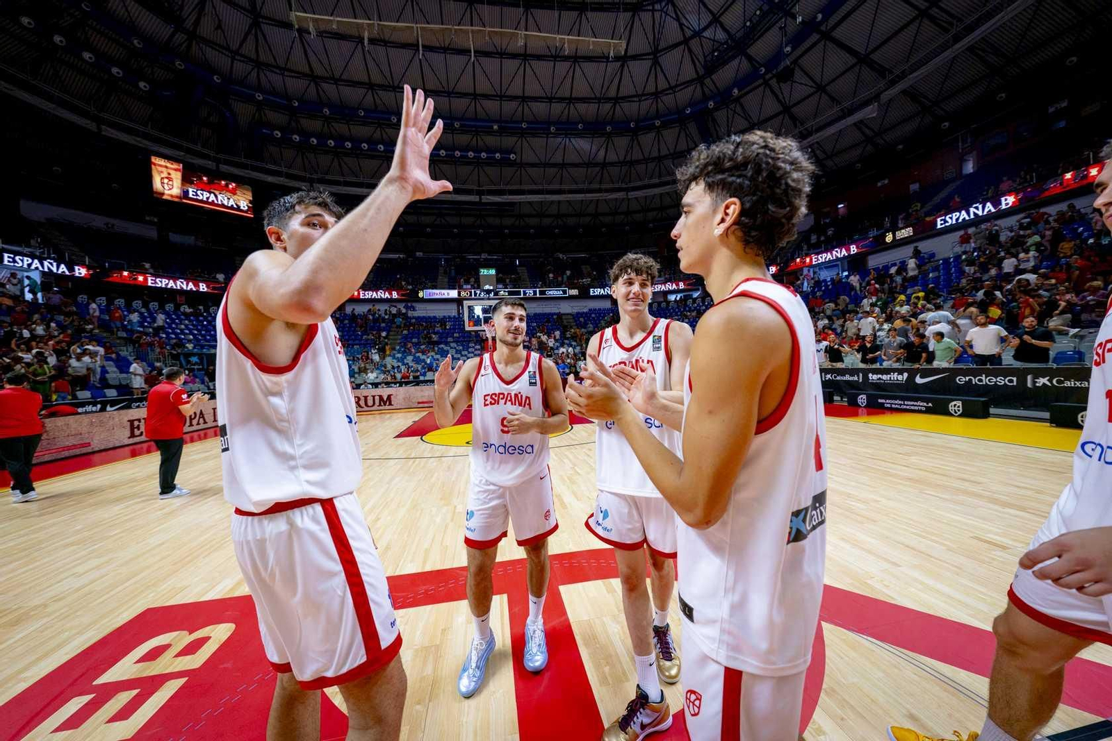 España B-República Checa, en fotos