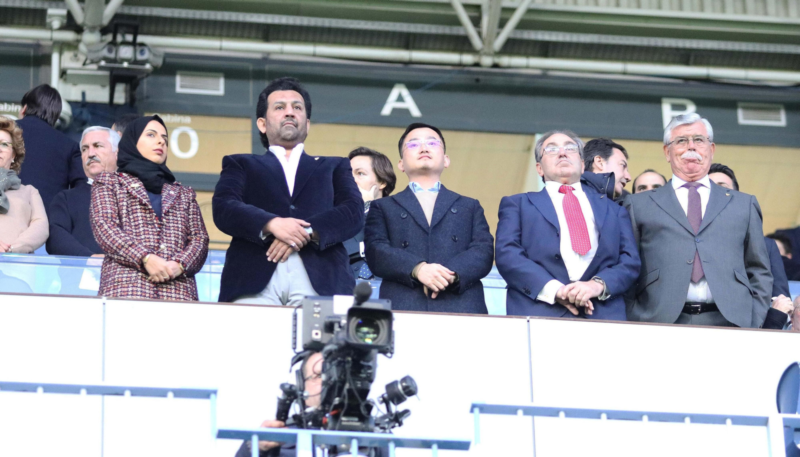 Al-Thani presidió el palco en el Málaga CF-Granada. Al-Thani presidió el palco en el Málaga CF-Granada.