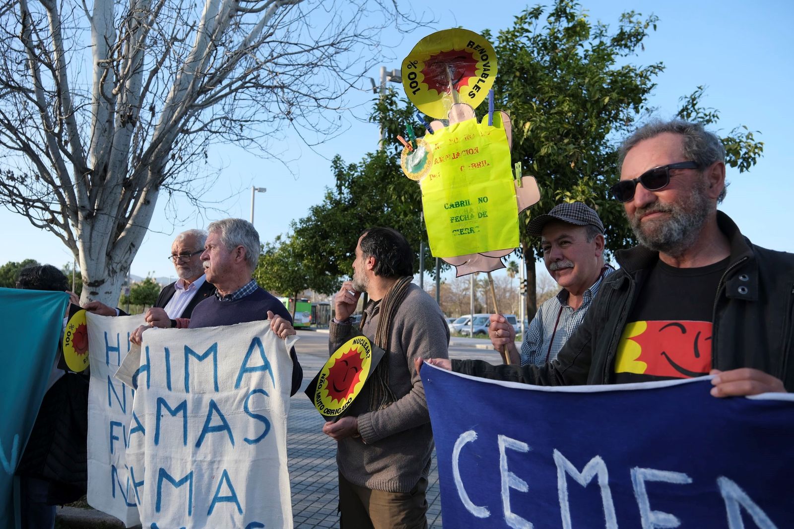 Plantan un nuevo ginkgo en Córdoba por el aniversario del accidente de Fukushima, en imágenes