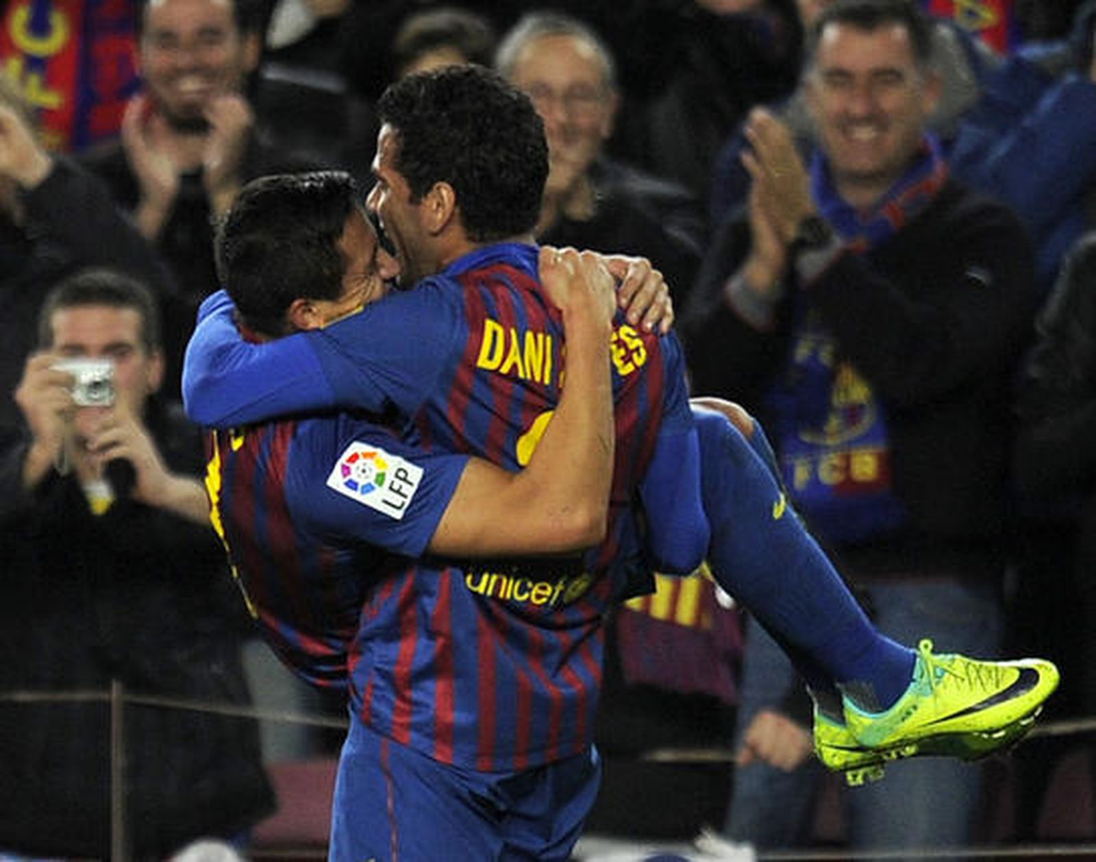 El Barça golea con facilidad a un Rayo Vallecano que salió valiente en el Camp Nou.

Foto: AFP