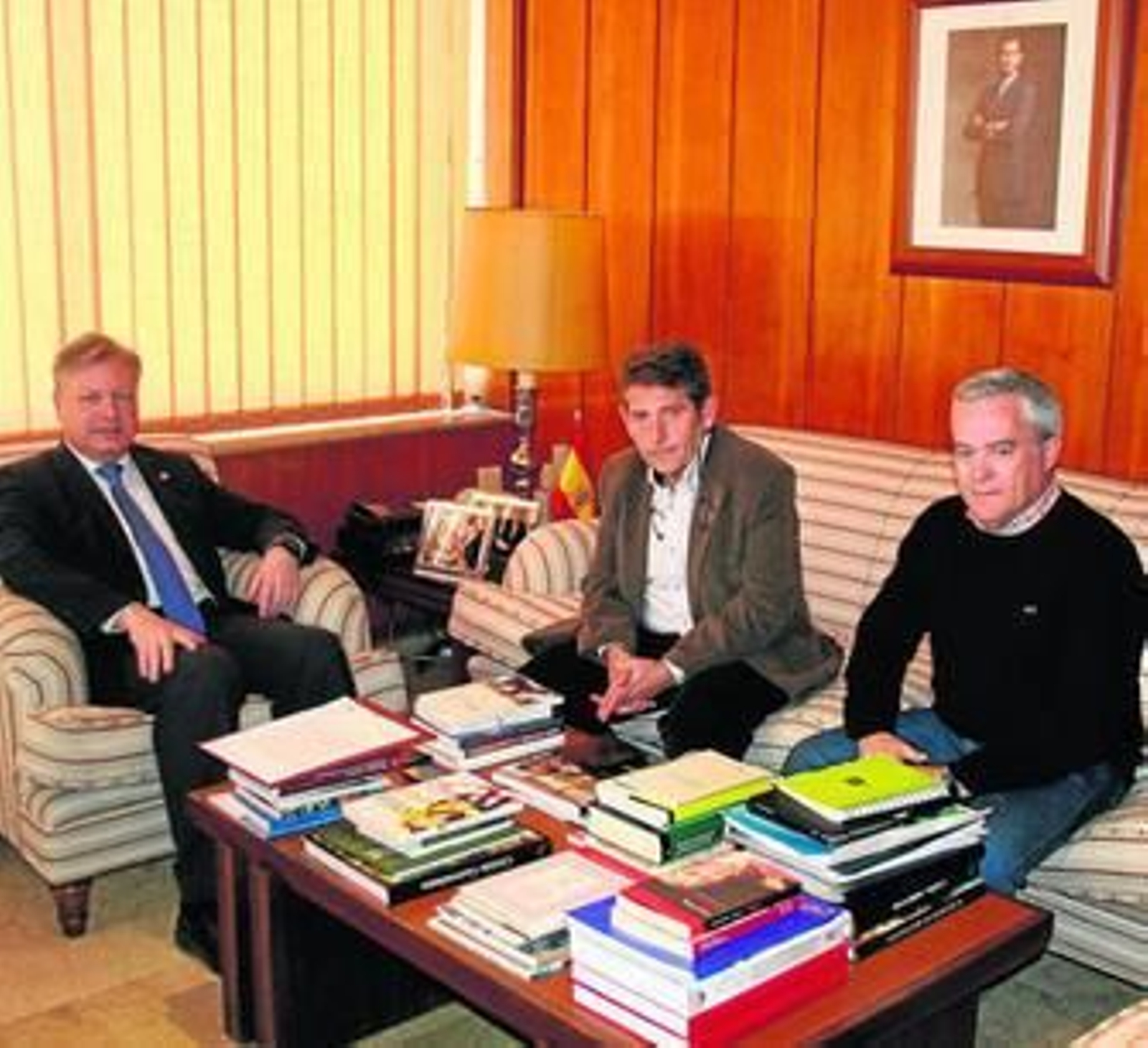 Juan José Primo Jurado, con José Abad y Jesús Orcaray.