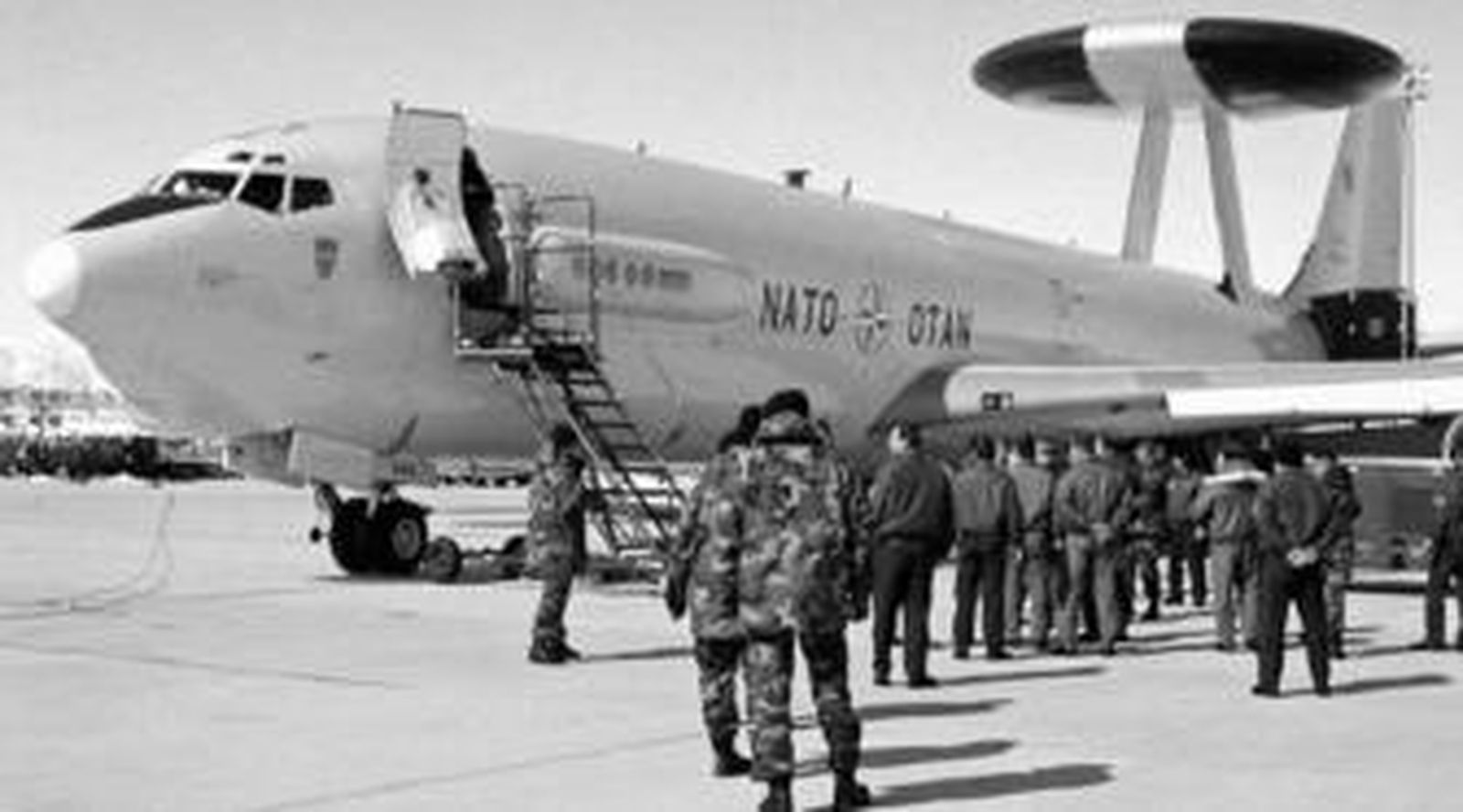 En las maniobras está previsto que participe un avión Awacs de la OTAN, como el que aparece en la imagen de archivo.