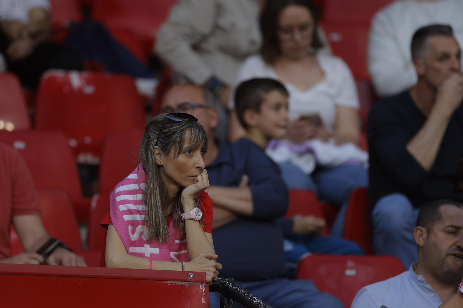 Búscate en las fotos del Sevilla-Celta