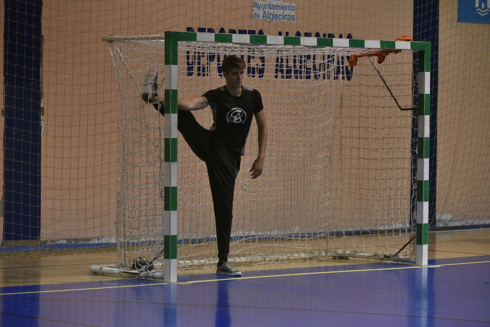 El meta Ale González, durante un entrenamiento