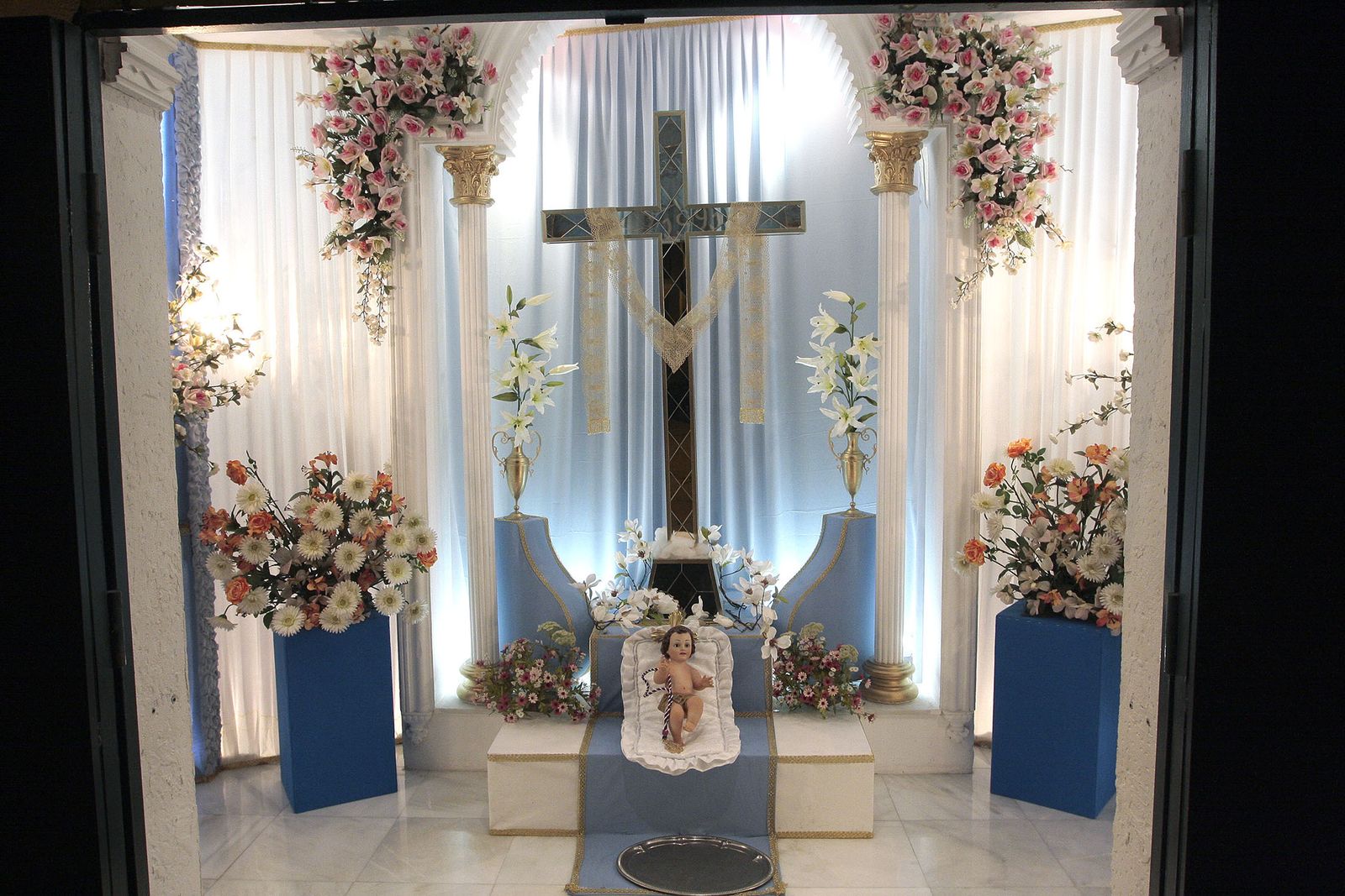 Cruz de Mayo Asociación de Vecinos Nuestra Señora del Pilar (foto del año 2013)