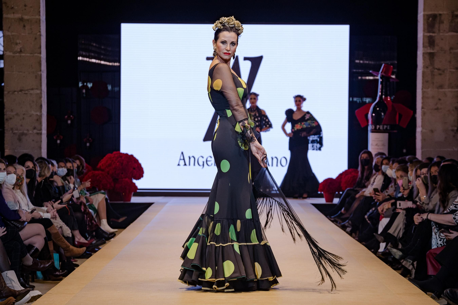 El desfile de Ángeles Verano en la Pasarela Flamenca de Jerez, todas las fotos