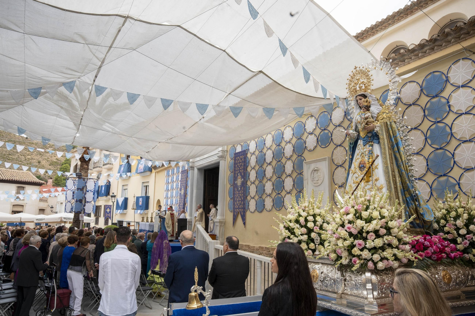 Las imágenes de la misa y procesión en Macael por las fiestas en honor a Nuestra Señora del Rosario