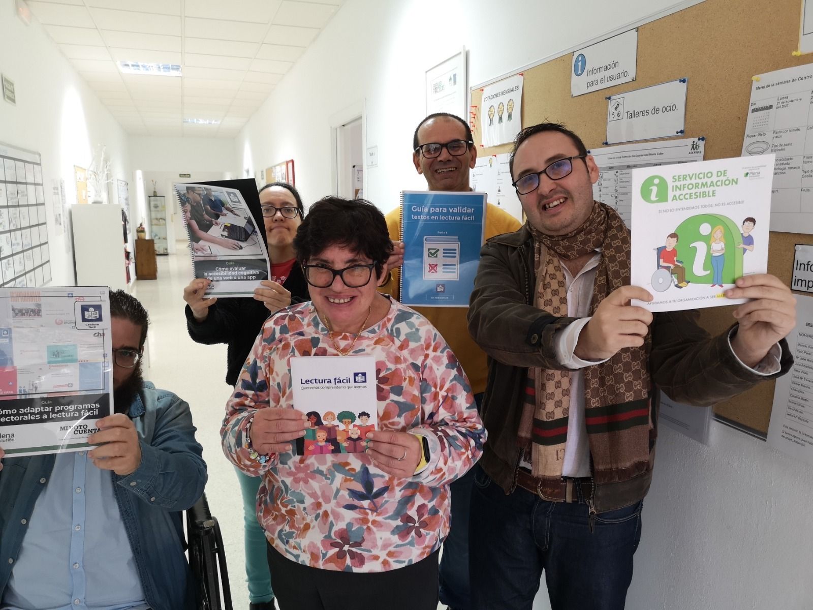 Miembros de la Unidad de Accesibilidad Cognitiva del grupo Asansull.