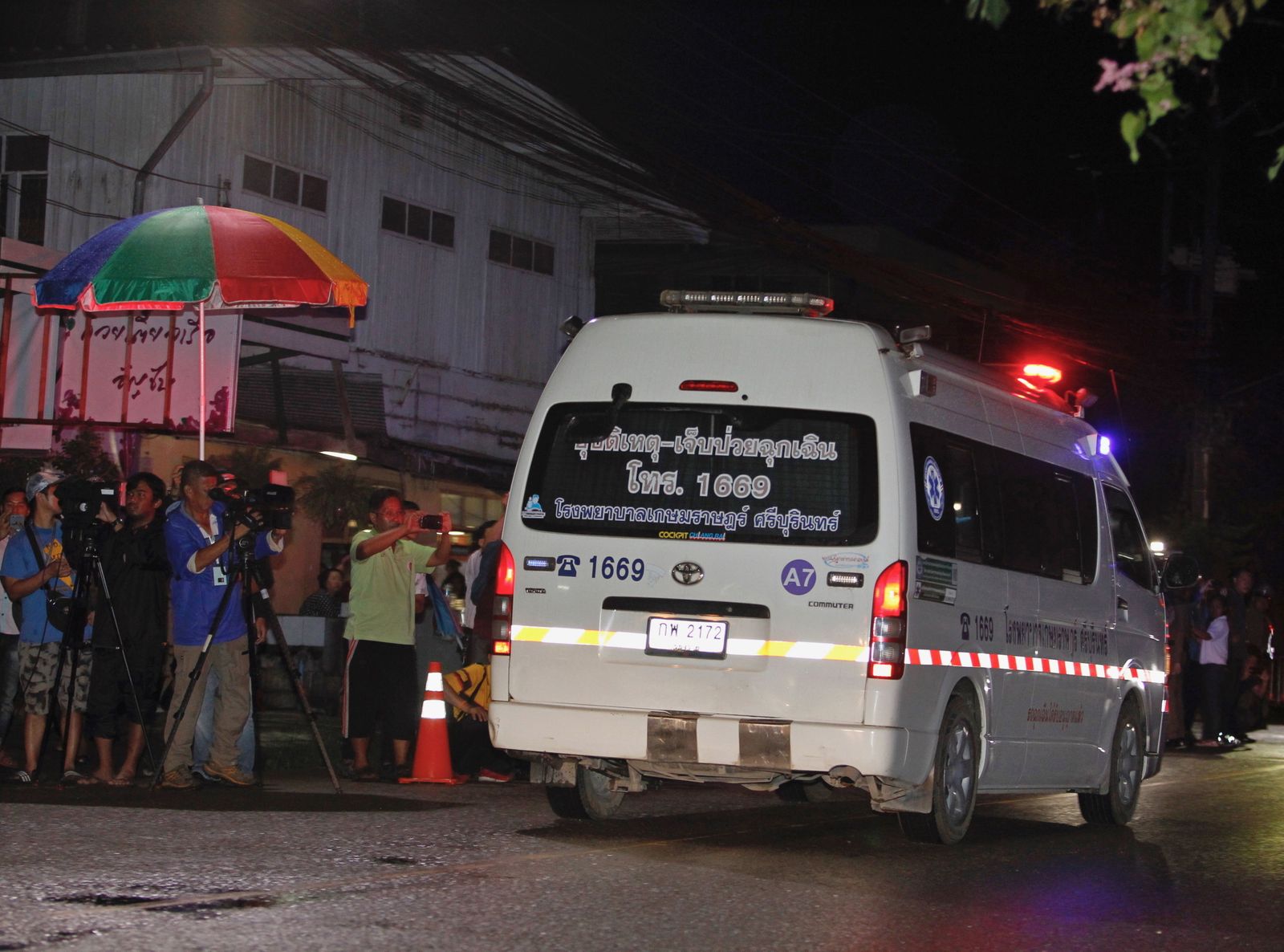 Rescate de los niños atrapados en una cueva de Tailandia