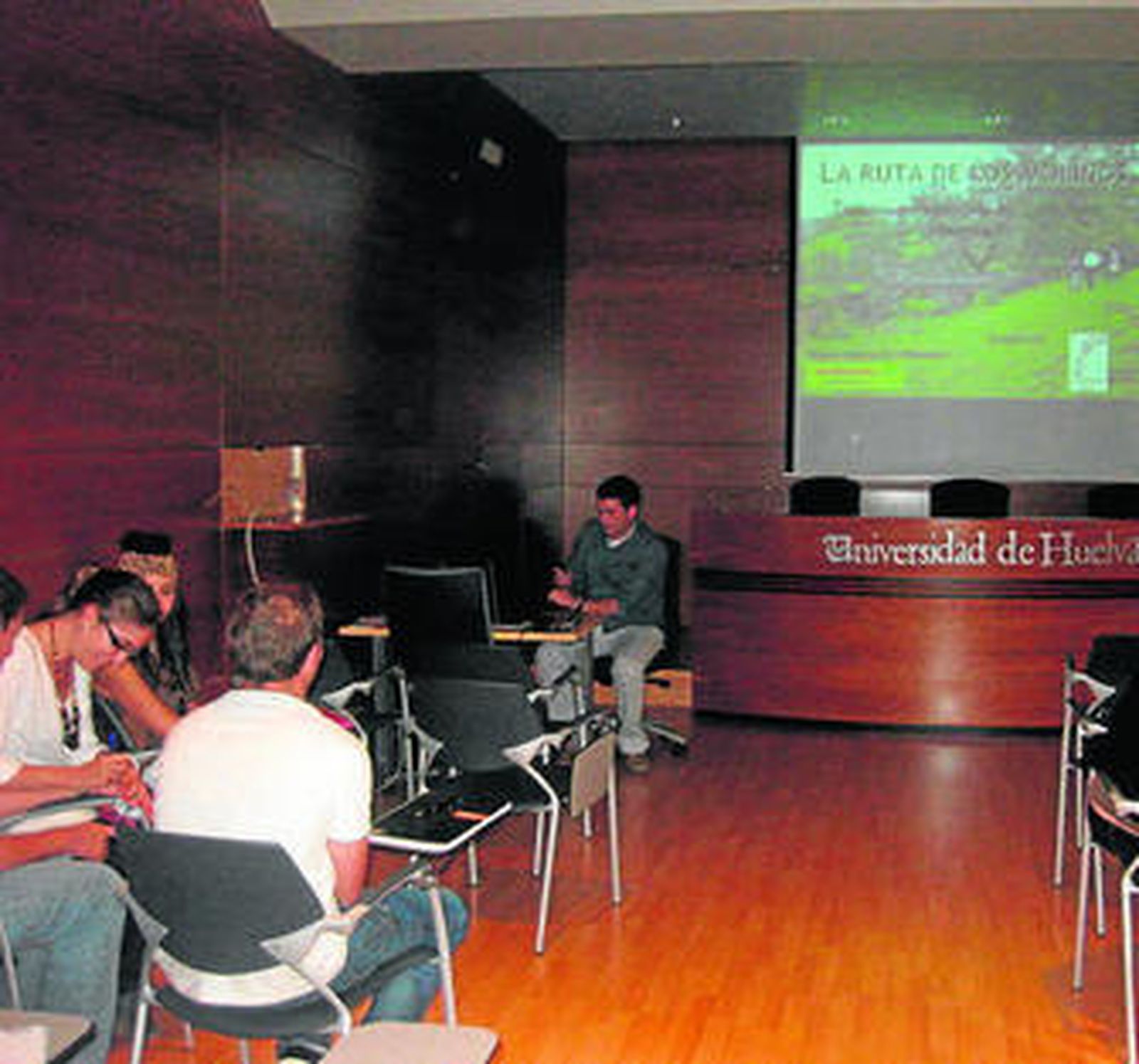 Los molinos de harina de Cortegana y la compañía Santa Teresa de Electricidad fueron abordados en las conferencias de los ponentes serranos.