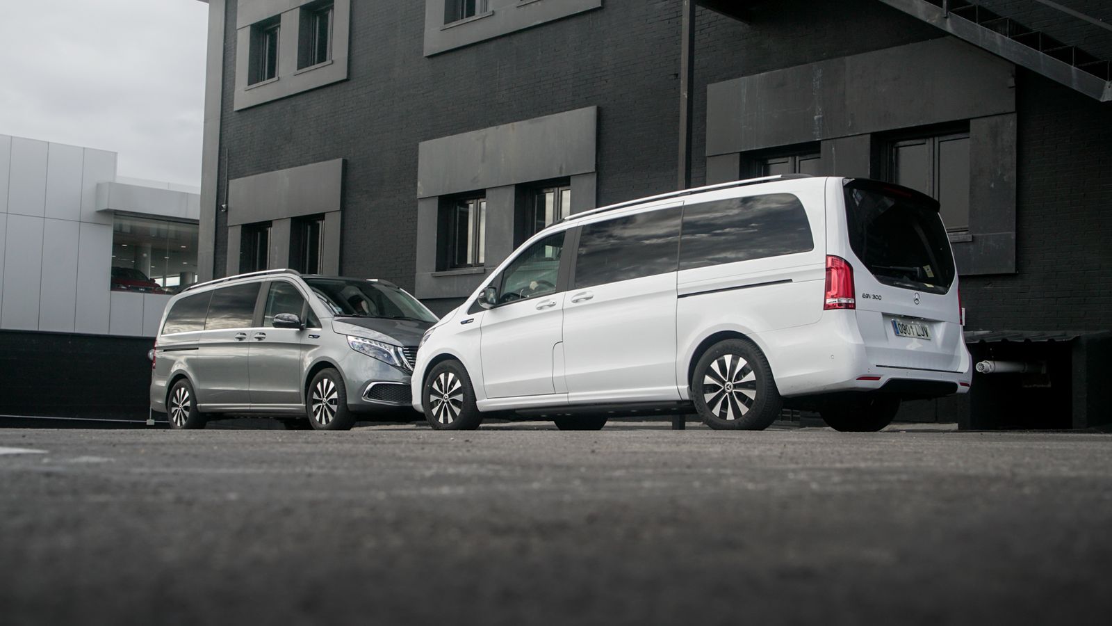 La diferencia de precio entre las dos carrocerías de que puede disponer el Mercedes EQV 300 es muy pequeña: inferior a 800 euros.