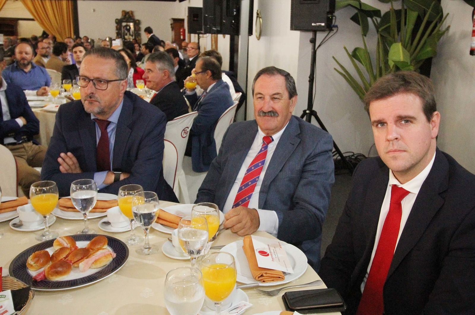 Imágenes del Desayuno Informativo del Grupo Joly con Javier Targhetta