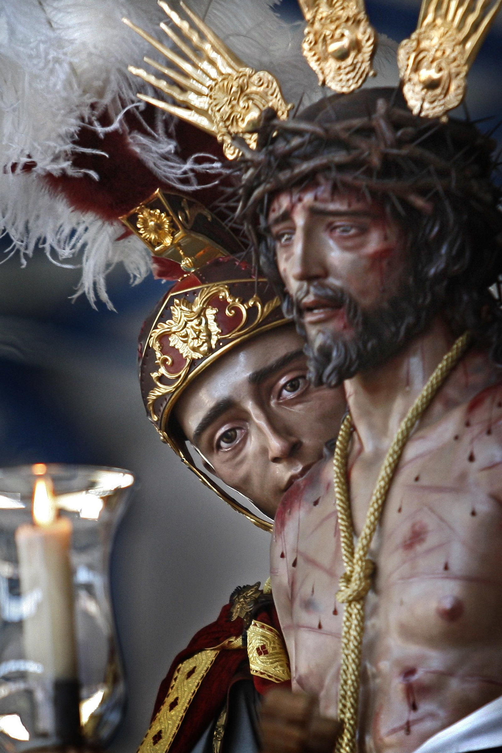 Salida de la hermandad del Despojado