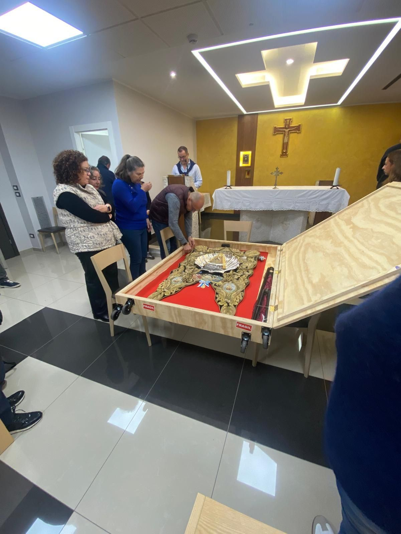 Dos Simpecados onubenses de la Santísima Virgen del Rocío coinciden en la ciudad de Roma, en imágenes
