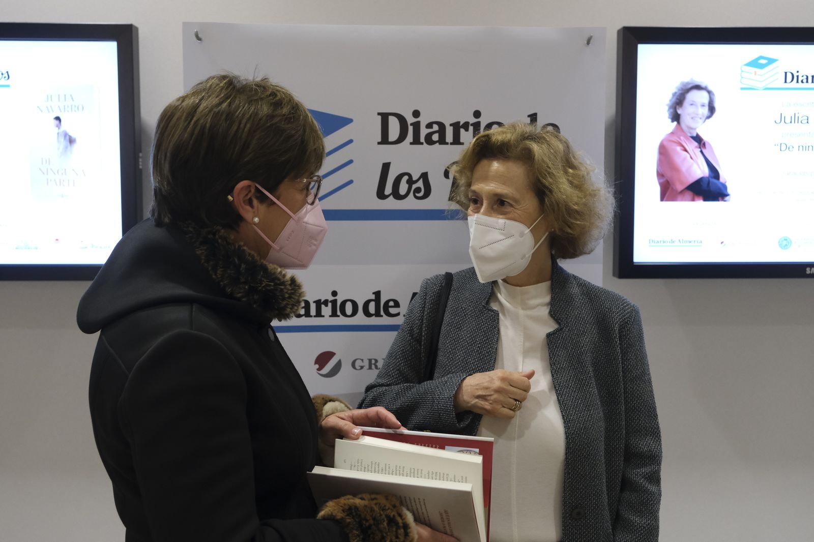 Fotogalería Diario de los Libros, con Julia Navarro. Almería